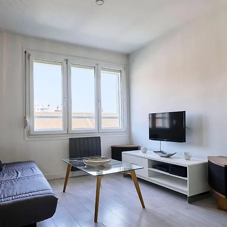 Duplex A 10min From Train Station