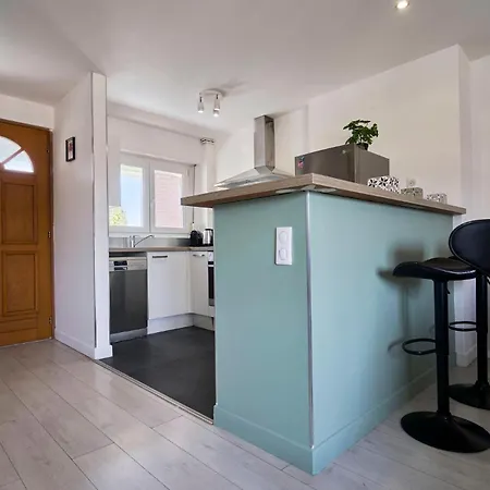 Duplex A 10min From Train Station 릴