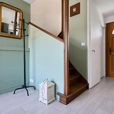 아파트 Duplex A 10min From Train Station 릴