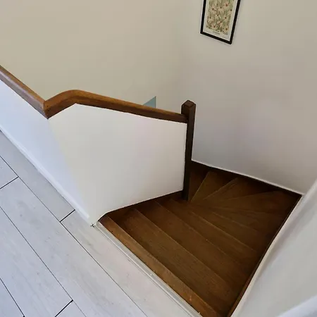 아파트 Duplex A 10min From Train Station *