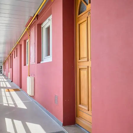 Duplex A 10min From Train Station Lejlighed